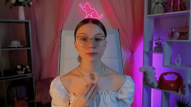 ElliFrankenweenie online show from 02-24-26, 06:36