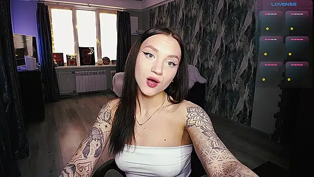 Snapshot of comeherehoney chatting on 02-27-26, 10:15 comeherehoney online show from 02-27-26, 10:15