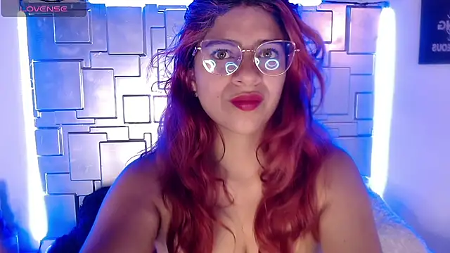 Snapshot of lunabloom2 chatting on 02-20-26, 01:13 lunabloom2 online show from 02-20-26, 01:13