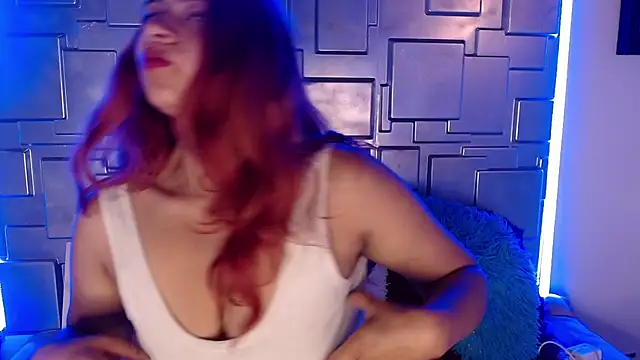 Snapshot of lunabloom2 chatting on 02-26-26, 02:06 lunabloom2 online show from 02-26-26, 02:06