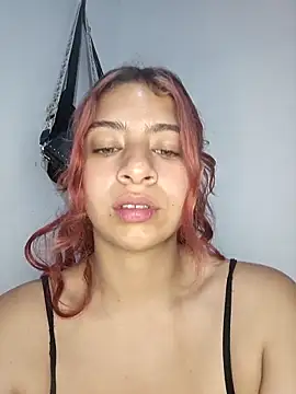 Snapshot of lunabloom2 chatting on 02-21-26, 11:40 lunabloom2 online show from 02-21-26, 11:40