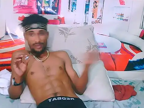 Snapshot of EroticPoison69 chatting on 02-13-26, 05:57 EroticPoison69 online show from 02-13-26, 05:57