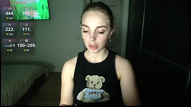  julia wonderful  online show from 03-15-26, 08:05