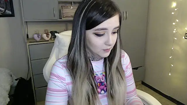 Rin Tozier online show from 04-10-26, 01:23