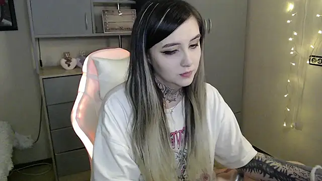 Rin Tozier online show from 03-24-26, 01:16