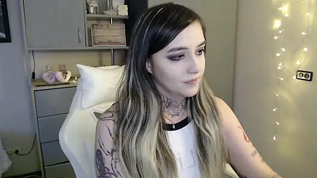 Rin Tozier online show from 04-06-26, 01:45