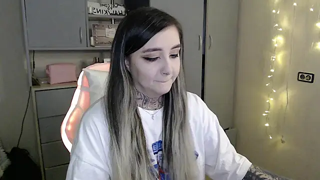 Rin Tozier online show from 03-18-26, 01:31