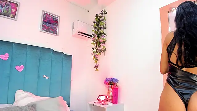 afroditaevans  online show from 03-03-26, 01:18