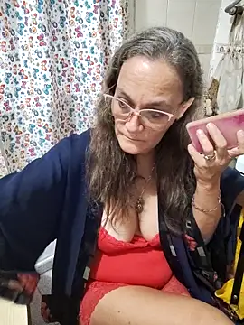 Snapshot of Nanybeach chatting on 02-19-26, 10:40 Nanybeach online show from 02-19-26, 10:40