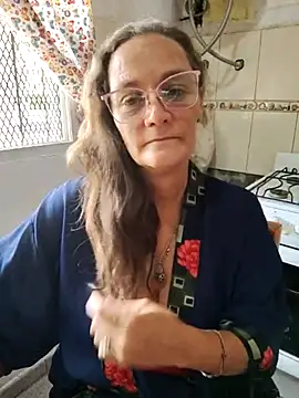 Snapshot of Nanybeach chatting on 02-15-26, 05:12 Nanybeach online show from 02-15-26, 05:12