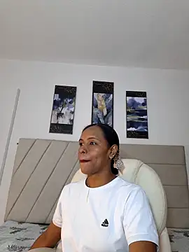 Snapshot of samaraa_smith1 chatting on 04-24-26, 12:07 samaraa smith1 online show from 04-24-26, 12:07