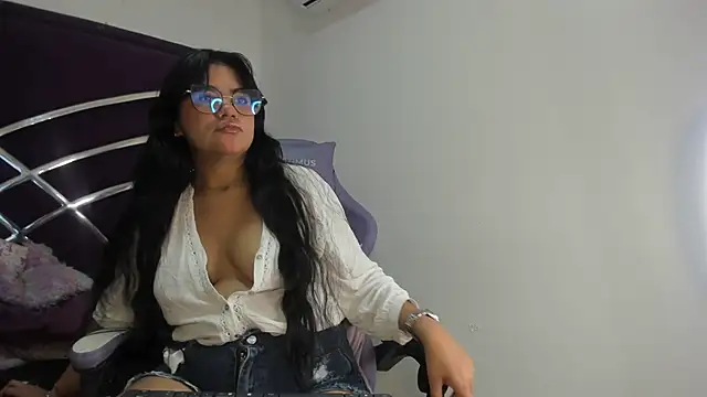 LunaScarleht online show from 02-12-26, 01:22