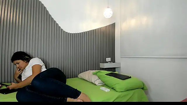 Rose blonde   online show from 06-24-26, 10:18