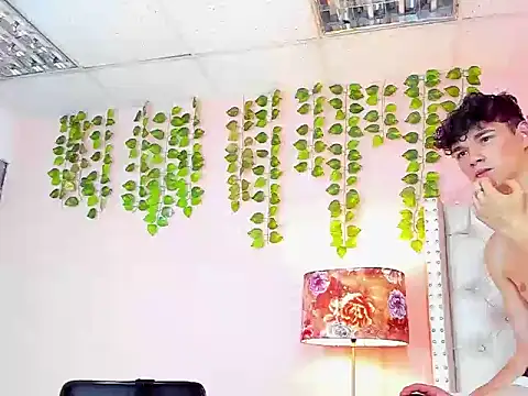 Snapshot of Philippsx chatting on 02-22-26, 08:39 Philippsx online show from 02-22-26, 08:39