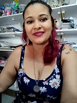 haffsa   online show from 04-15-26, 08:42