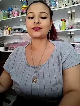 haffsa   online show from 04-24-26, 02:41