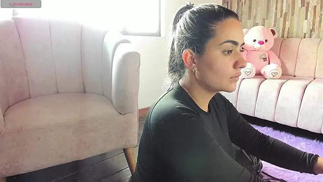 Snapshot of Miilana_ chatting on 03-14-26, 06:36 Miilana online show from 03-14-26, 06:36