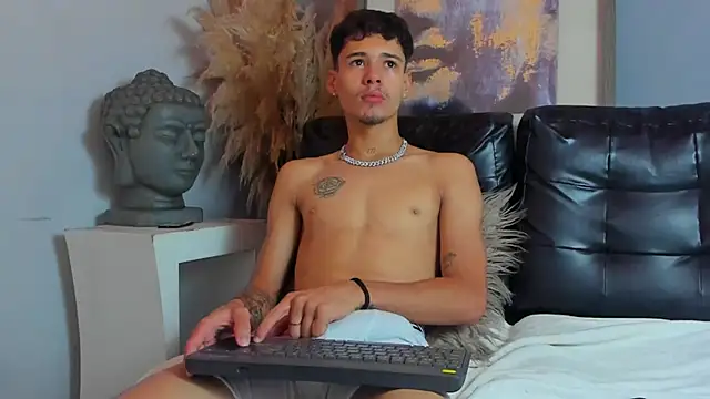 Snapshot of Davi_Ponce chatting on 02-16-26, 07:23 Davi Ponce online show from 02-16-26, 07:23