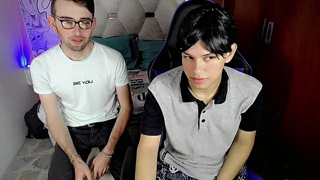 Snapshot of Top_and_bottom chatting on 02-17-26, 08:17 Top and bottom online show from 02-17-26, 08:17