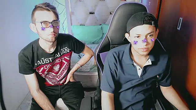 Snapshot of Top_and_bottom chatting on 02-20-26, 08:11 Top and bottom online show from 02-20-26, 08:11