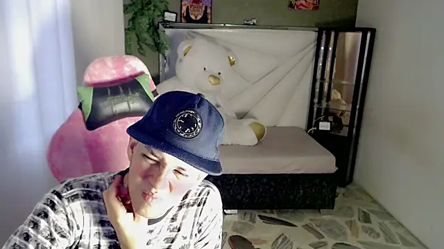 Top and bottom online show from 05-02-26, 07:52