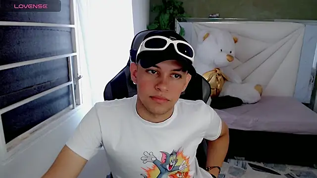 Top and bottom online show from 04-22-26, 08:59