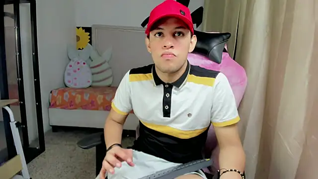 Top and bottom online show from 04-05-26, 09:54