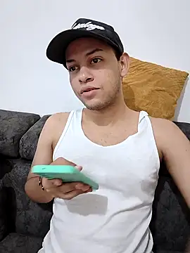 Top and bottom online show from 08-06-26, 03:12