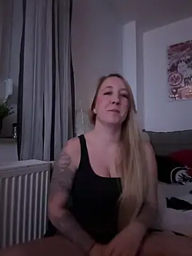 Snapshot of Ninimaus chatting on 02-11-26, 08:31 Ninimaus online show from 02-11-26, 08:31