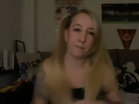 Snapshot of Ninimaus chatting on 02-20-26, 09:06 Ninimaus online show from 02-20-26, 09:06