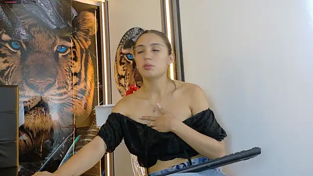  ArianaToroo online show from 04-15-26, 01:48