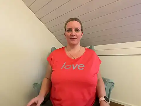 Snapshot of Busenwunder1280 chatting on 03-02-26, 07:26 Busenwunder1280 online show from 03-02-26, 07:26