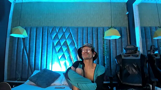 NoaahTylor online show from 05-30-26, 03:57