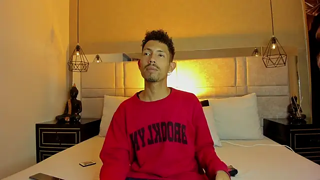 NoaahTylor online show from 06-01-26, 01:33