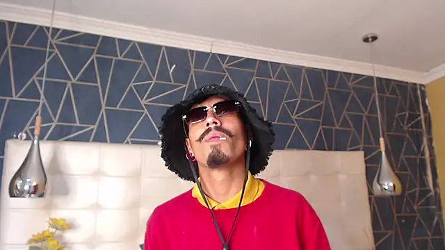 Snapshot of NoaahTylor chatting on 02-15-26, 07:02 NoaahTylor online show from 02-15-26, 07:02