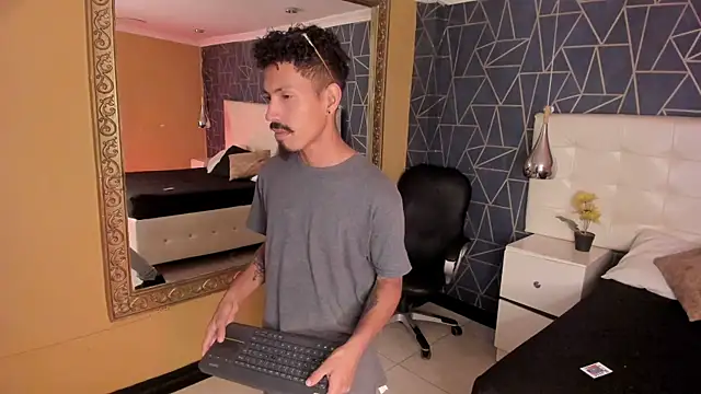 NoaahTylor online show from 03-25-26, 09:14