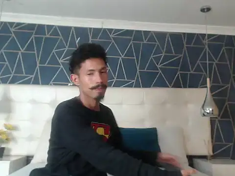 Snapshot of NoaahTylor chatting on 02-14-26, 06:41 NoaahTylor online show from 02-14-26, 06:41