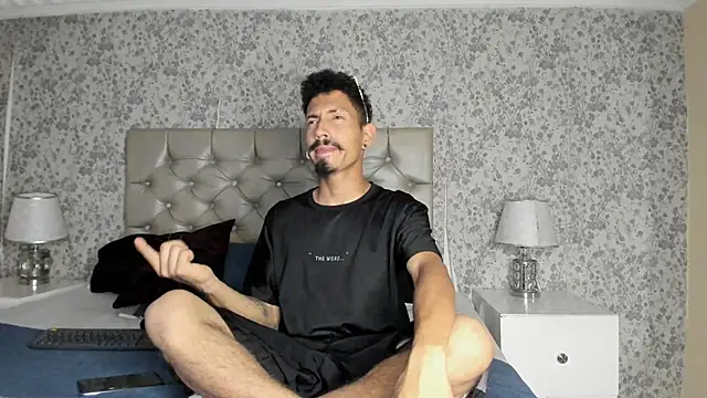 NoaahTylor online show from 03-26-26, 08:07