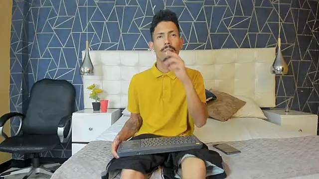 NoaahTylor online show from 03-22-26, 08:21