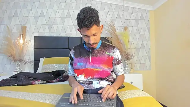 NoaahTylor online show from 03-16-26, 06:39