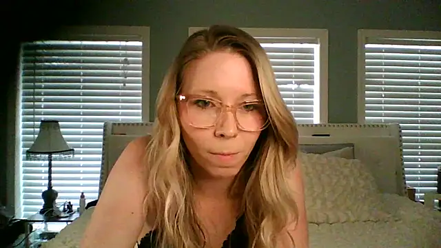Snapshot of NikkiB653466 chatting on 02-16-26, 10:07 NikkiB653466 online show from 02-16-26, 10:07