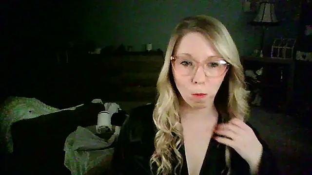 Snapshot of NikkiB653466 chatting on 02-19-26, 12:07 NikkiB653466 online show from 02-19-26, 12:07