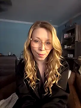 Snapshot of NikkiB653466 chatting on 02-11-26, 07:36 NikkiB653466 online show from 02-11-26, 07:36