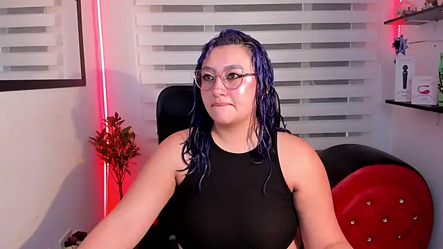 Emily Jonesh online show from 06-01-26, 01:00