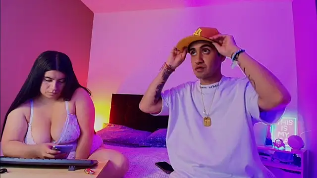 LATINLOVERS 1 online show from 03-20-26, 08:10