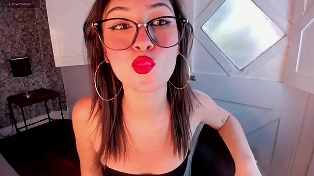Honey Sweet777  online show from 04-17-26, 08:33