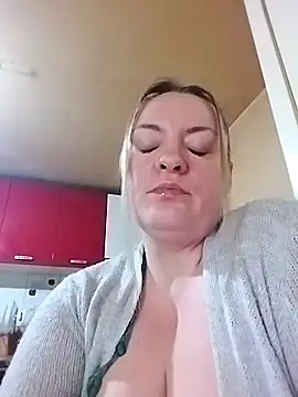 Snapshot of HotStepmommy4 chatting on 02-25-26, 10:20 HotStepmommy4 online show from 02-25-26, 10:20