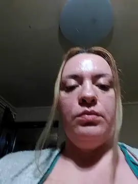 HotStepmommy4 online show from 04-17-26, 11:40