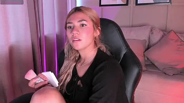 Chris Velvett online show from 03-25-26, 08:52