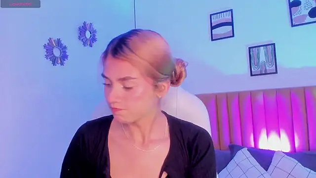 Chris Velvett online show from 04-28-26, 07:51